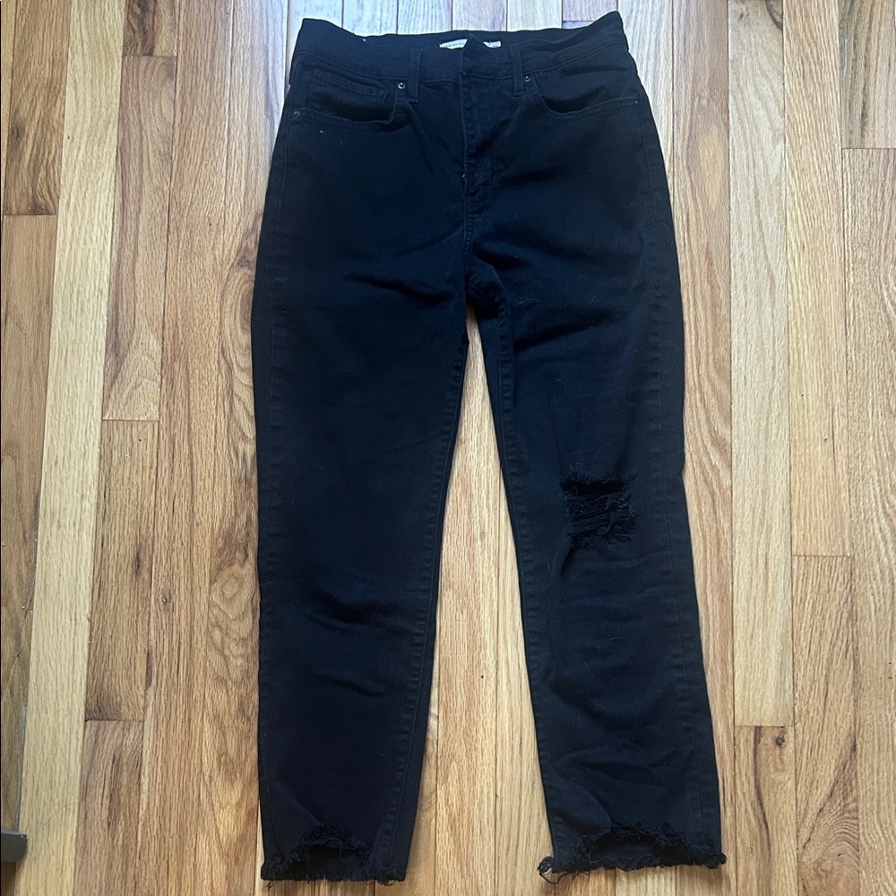 Levi’s Black Distressed Jeans